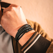 Cargar imagen en el visor de la galería, "VERTIGO" . PULSERA DE CUERO PREMIUN